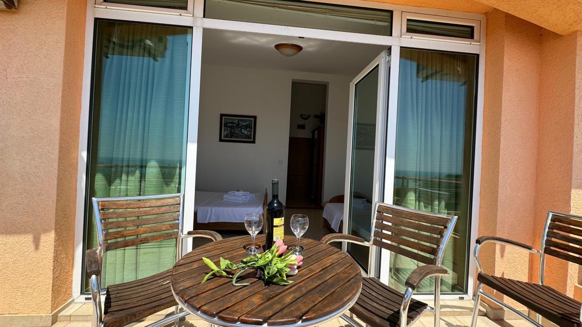 Sea La Vie Apartments Улцинь Экстерьер фото